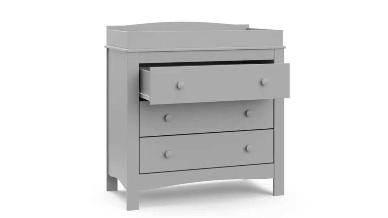 Graco Noah 3-Drawer Chest With Changing Topper.jpg
